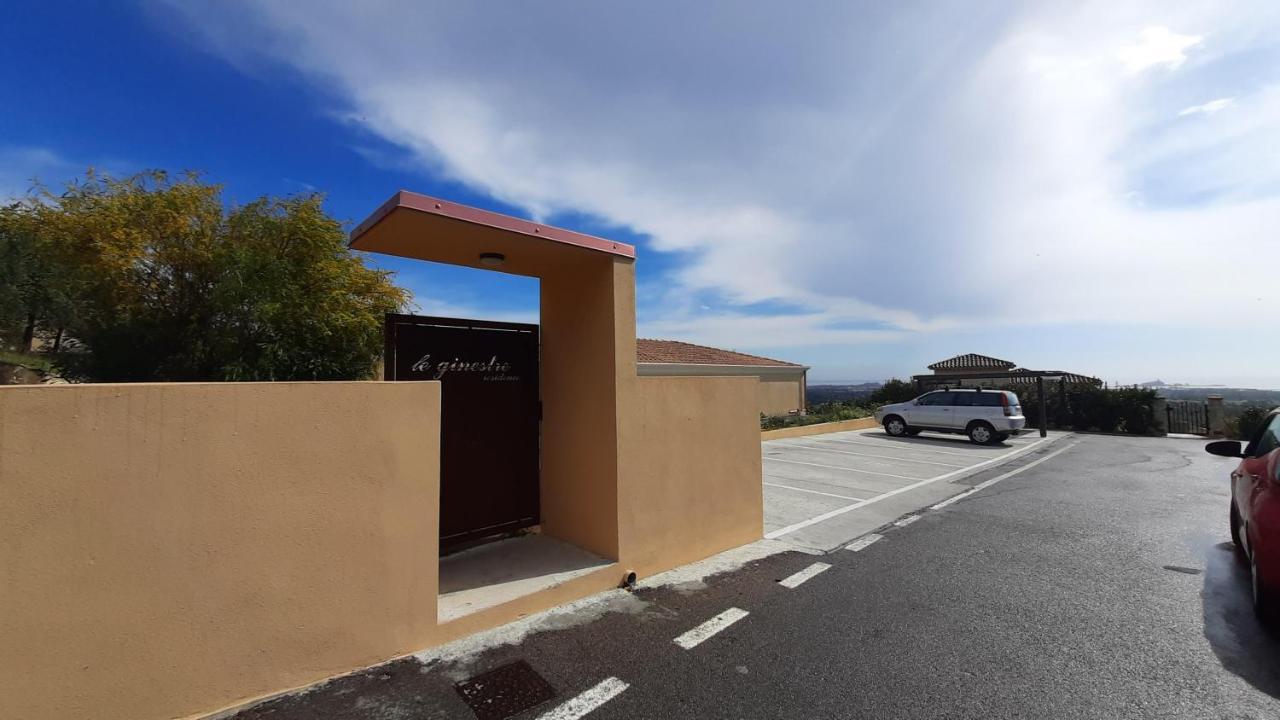 Golf & Sea Residence Is Molas Pula Bagian luar foto